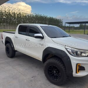 TOYOTA HILUX  2.8